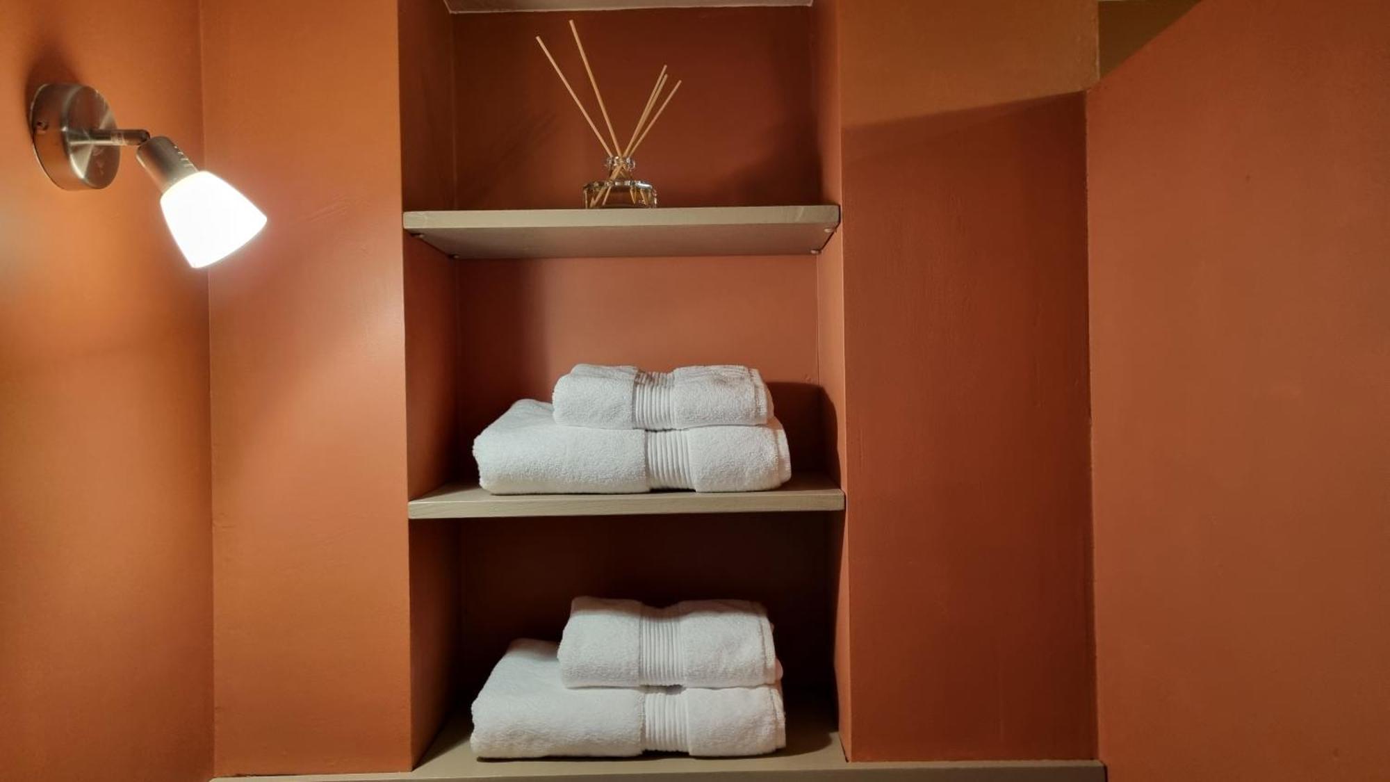 Bed and Breakfast Les Toits De Valaurie Экстерьер фото