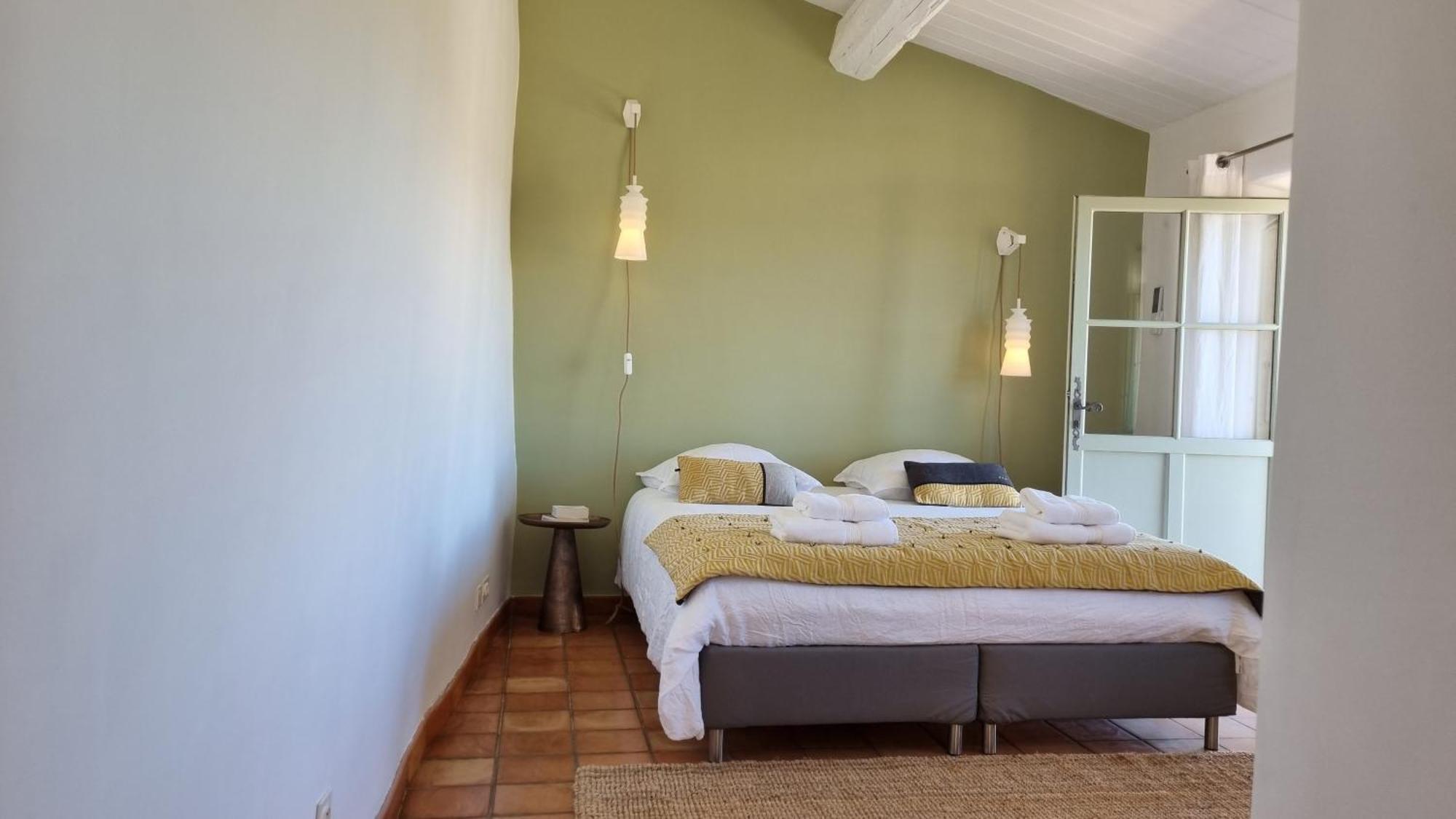 Bed and Breakfast Les Toits De Valaurie Экстерьер фото